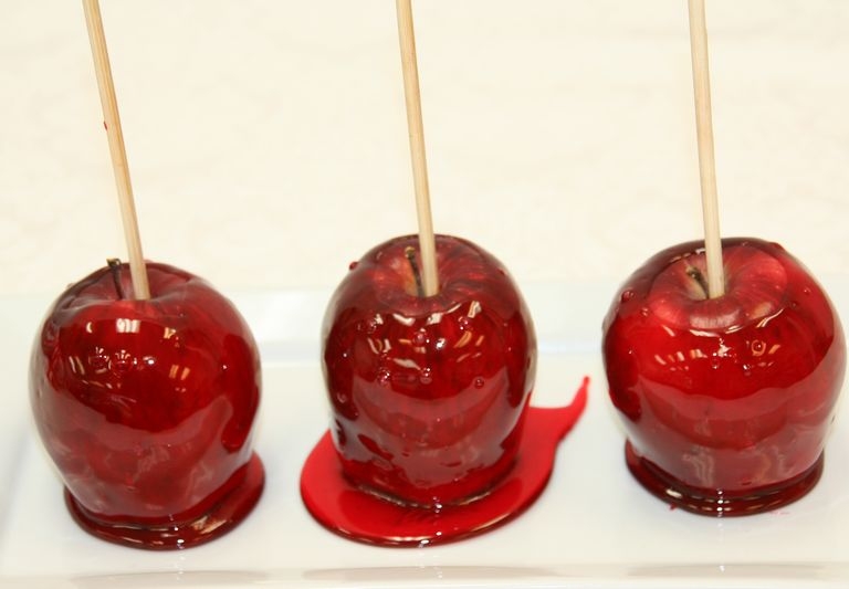 Carnival Candied Apples 006.JPG