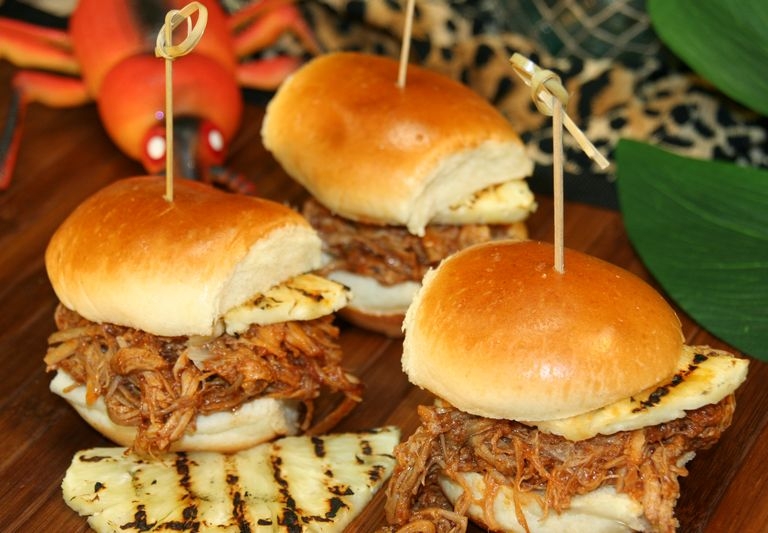 Hawaiian Pulled pork sliders