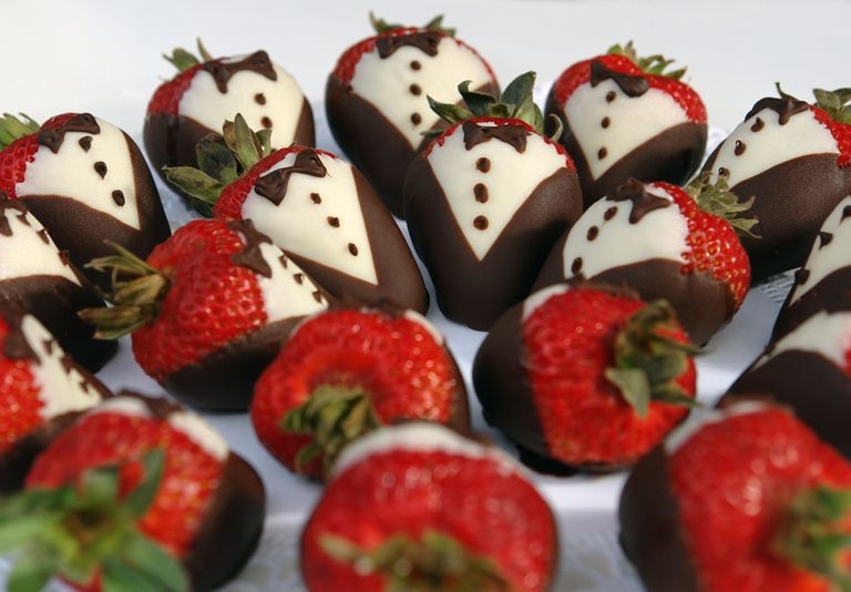 Tuxedo-Dipped Strawberries